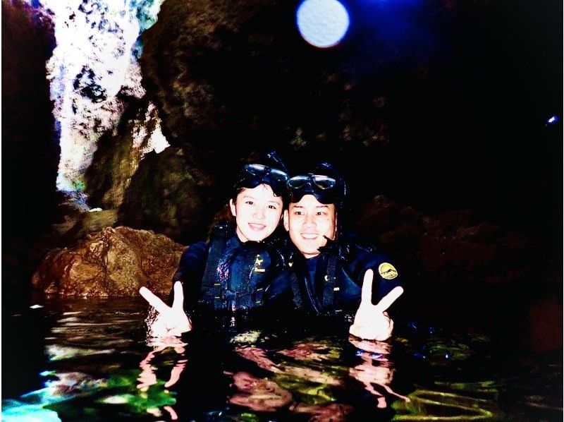 [Onna Village/Blue Cave] Blue Cave snorkeling by boat ♪ Boarding fee included, photo shoot included ◎ Recommended for women and couples ◎の紹介画像