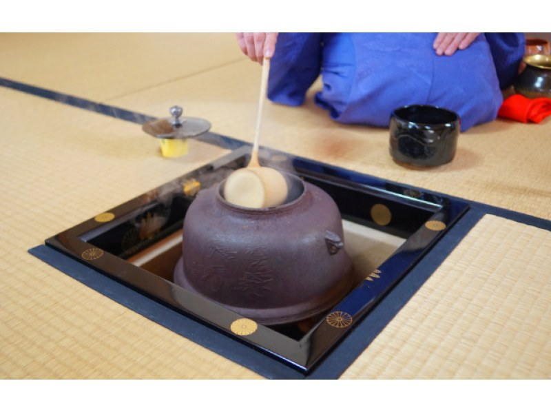 Tokyo: Japanese tea ceremony experience in Englishの紹介画像