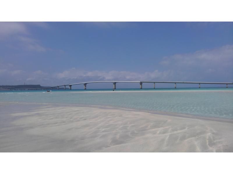 Landing tour on the sandy beach (Uni no Hama) that appears at low tide in Miyakojima, Okinawa Prefectureの紹介画像