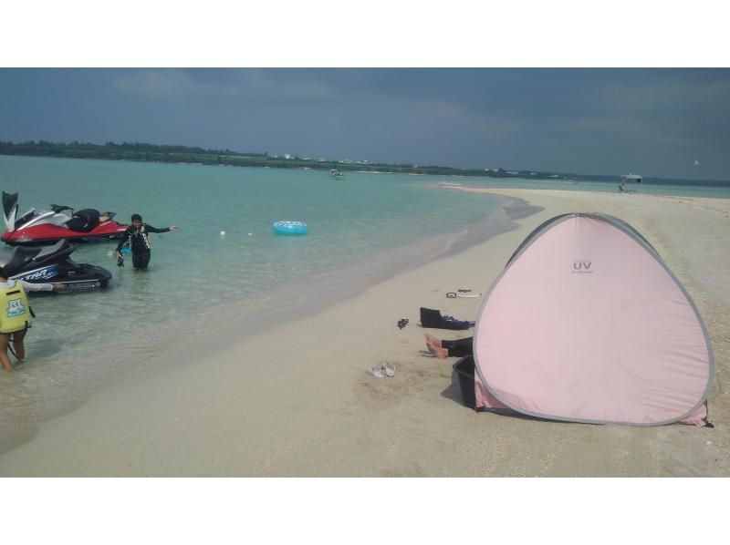 宮古島　ジェッットスキーで行く干潮時に現れる砂浜（ユニの浜）上陸ツアーの紹介画像