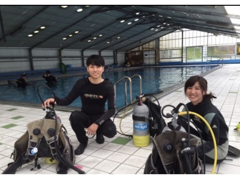 秋がベスト・温水プールでのんびり体験＆おさらいダイビング【東京」記念写真付の紹介画像