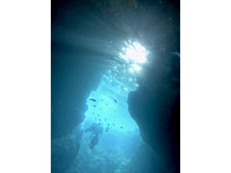 青の洞窟 体験ダイビング【沖縄・恩納村】《送迎 可能》※送迎範囲あり★GoPro撮影データ無料プレゼントの紹介画像