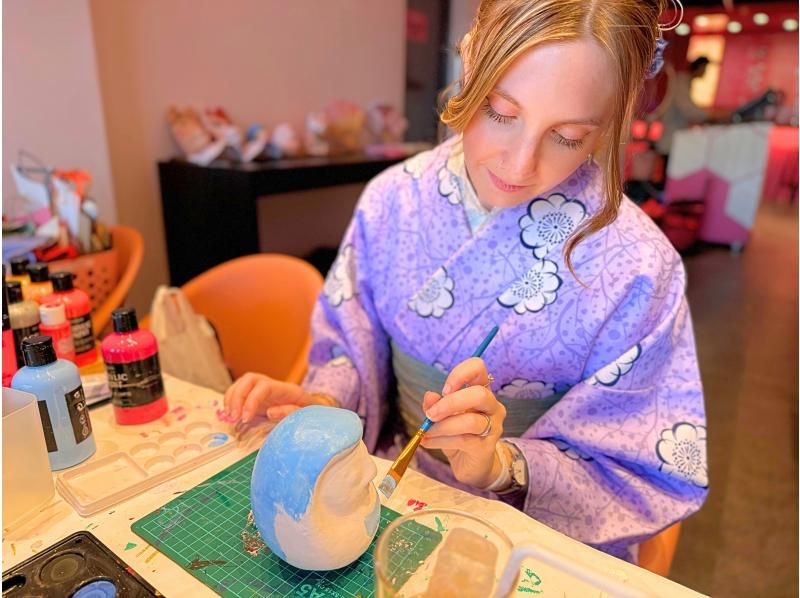 [Tokyo, Asakusa] Paper Mache Painting Experience: Make your own original Daruma, Maneki Neko, and Fox masks! の紹介画像