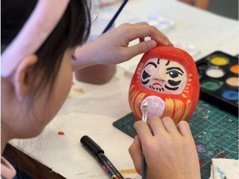 [東京·淺草]紙型繪畫體驗 製作原創達摩娃娃、招財貓、狐狸面具吧！ <附飲料>の紹介画像
