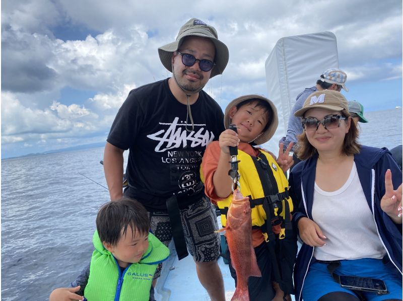 【石垣島・半日】簡単五目釣りでご家族、初めての方でも安心！お手軽船釣り体験（手ぶらOK、完全サポート、写真無料プレゼント）の紹介画像