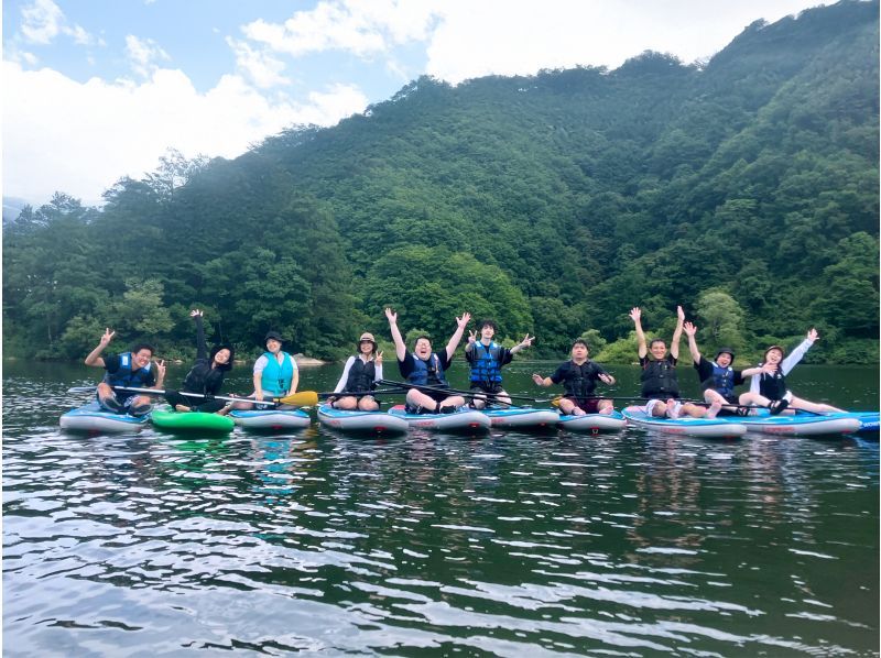 [Fukushima, Urabandai] Save up to 20,000 yen with a private charter for groups! Up to 15 people can experience SUP with drone photography on weekends! (Dogs and puppies allowed)の紹介画像