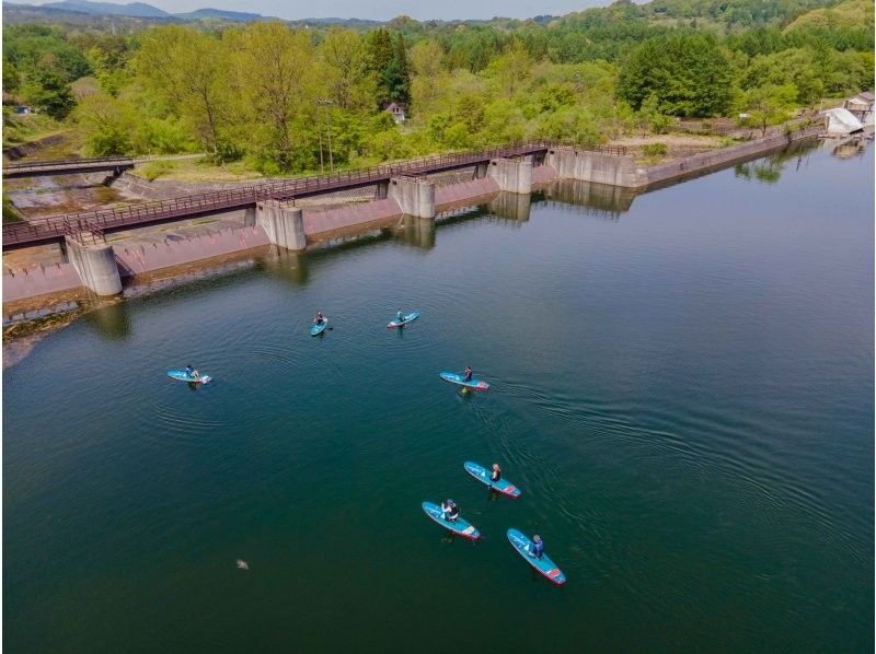 [Fukushima/Urabandai] Great deal on private rental for groups! Experience for up to 15 people & drone photography included on Saturdays and Sundays! Spectacular SUP experience & guided tour!!の紹介画像