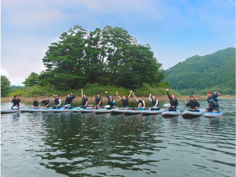 [Fukushima, Urabandai] Save up to 20,000 yen with a private charter for groups! Up to 15 people can experience SUP with drone photography on weekends! (Dogs and puppies allowed)の紹介画像