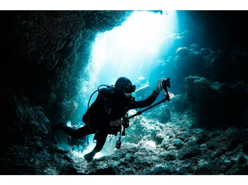 [沖繩/慶良間] 配有設備和交通的粉絲潛水，由專門的攝影師導遊指導の紹介画像