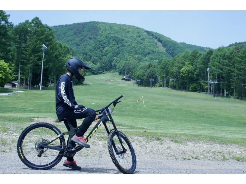【長野・八ヶ岳・諏訪】日本最大級のMTBパークでマウンテンバイクダウンヒル体験!【1日】の紹介画像