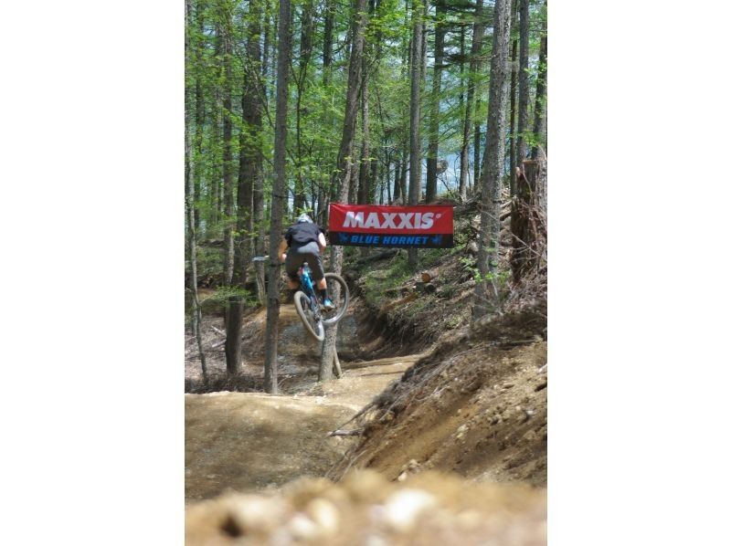 【長野・八ヶ岳・諏訪】日本最大級のMTBパークでマウンテンバイクダウンヒル体験!【1日】の紹介画像
