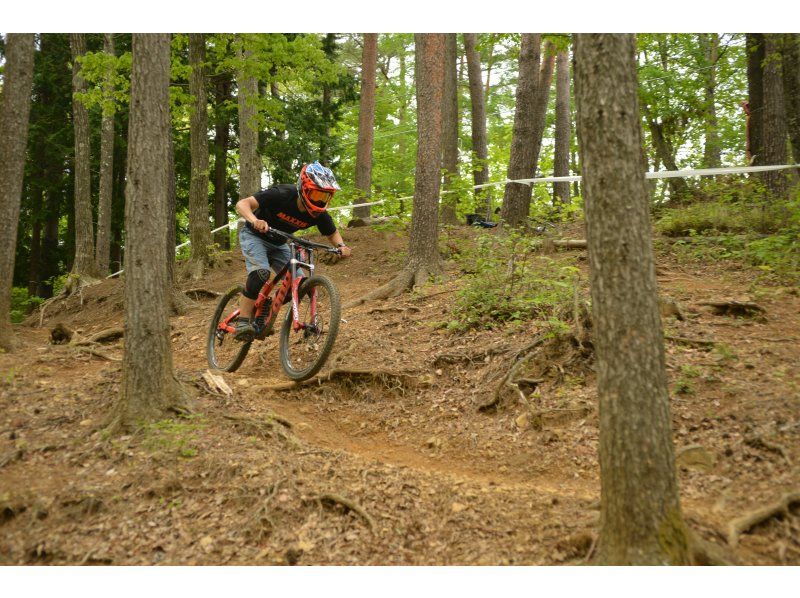 【長野・八ヶ岳・諏訪】日本最大級のMTBパークでマウンテンバイクダウンヒル体験!【1日】の紹介画像