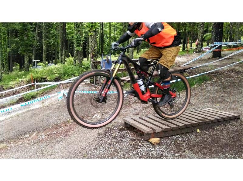 【長野・八ヶ岳・諏訪】日本最大級のMTBパークでマウンテンバイクダウンヒル体験!【1日】の紹介画像