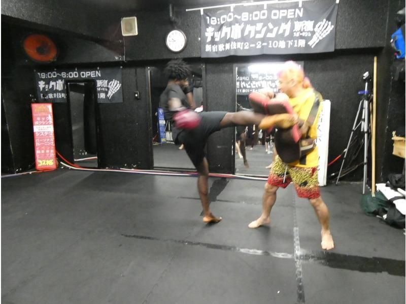 [Tokyo/Shinjuku] Practice Muay Thai kickboxing! Get rid of lack of exercise while traveling