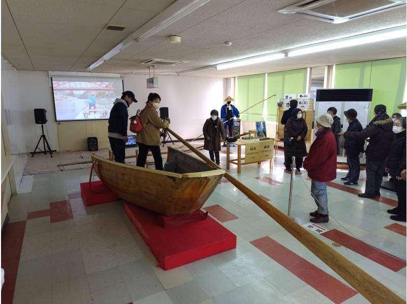 [นากาโนะ/อีดะ] เพลิดเพลินไปกับเกลียวคลื่นและล่องไปตามแม่น้ำ Tenryu บนเรือญี่ปุ่นแบบดั้งเดิม! คนพายเรือจะแนะนำคุณเกี่ยวกับประเพณีของเรือญี่ปุ่น (ประวัติศาสตร์ การต่อเรือ เทคนิคการต่อเรือ)!の紹介画像