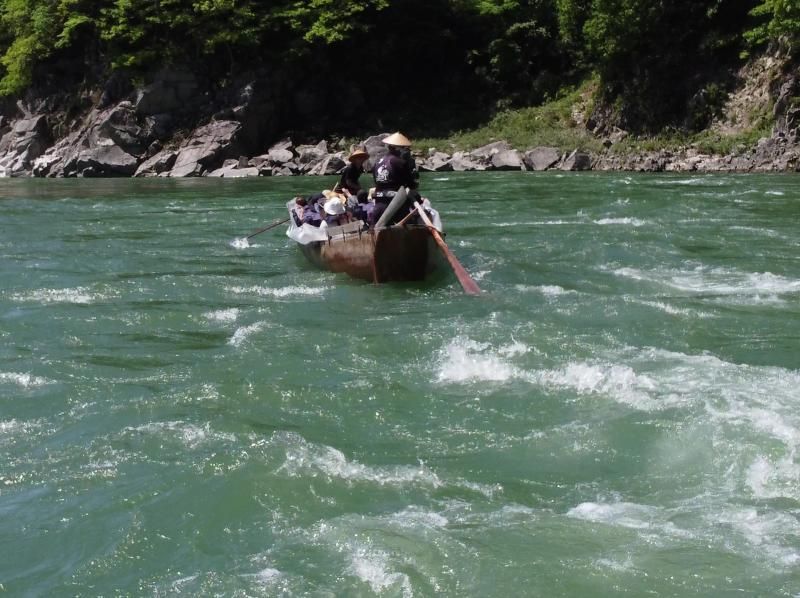 【長野・飯田】波しぶきを浴びてエンジョイ天竜川和船下り・伝統の和船で天竜川を下る！船頭さんが和船の伝統（歴史・造船造船・操船技術）をご案内！