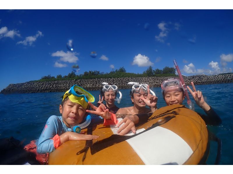 【오키나와 미야코지마/이라베 섬】니모를 만나러 가자! 어린이와 함께 수영하는 「크리스탈 클리어 스노클링 투어」기재 무료 렌탈!の紹介画像