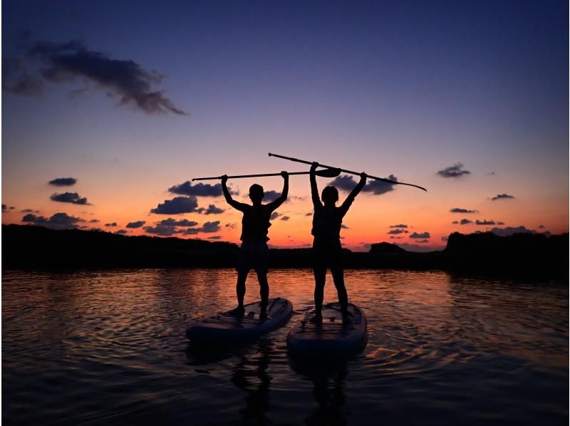 SALE! [Miyakojima/Private] [A blissful moment on the beach early in the morning] Sunrise SUP experience limited to one group! ★Free photo data★Beginners welcomeの紹介画像