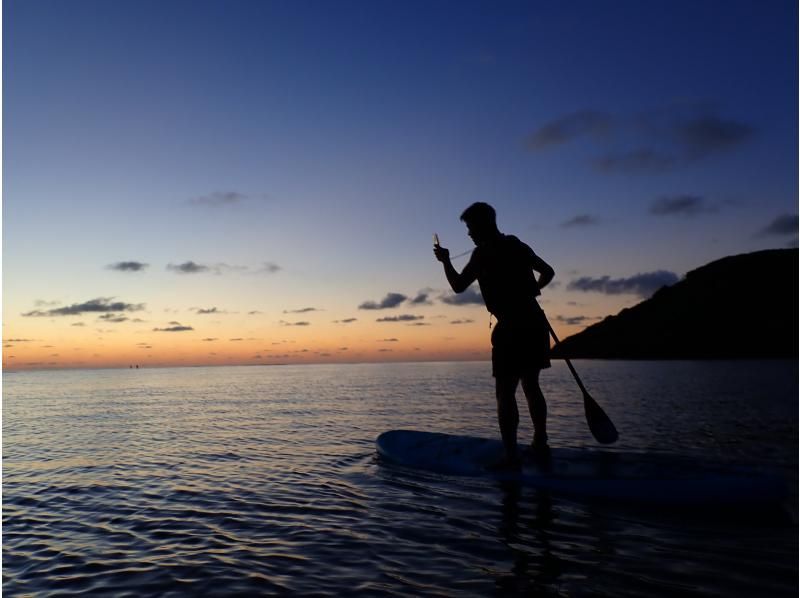 Miyakojima "A blissful moment on the beach early in the morning" Exclusive for one group only [Sunrise SUP tour] ★ Photo data gift ★ Beginners welcomeの紹介画像