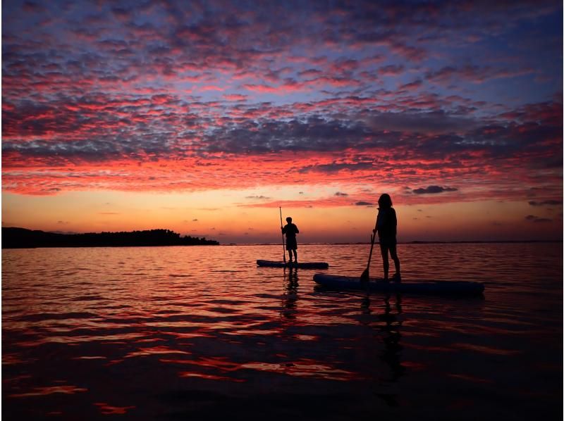 SALE! [Miyakojima/Private] [A blissful moment on the beach early in the morning] Sunrise SUP experience limited to one group! ★Free photo data★Beginners welcomeの紹介画像