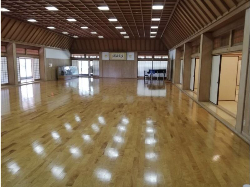【兵庫縣川西市】源氏家族的發祥地多田神社部分區域全面出租！ ！為期一天的全面培訓課程，您將直接從世界頂級居合道大師 Isao Machii 學習武士武術！の紹介画像