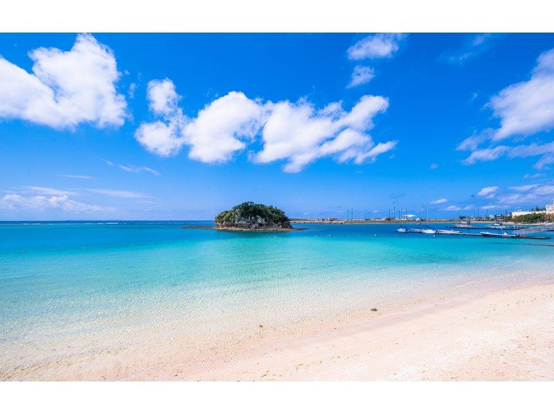 [Okinawa Kadena Town] Rental clear kayak experience on the beach dedicated to the US military ~ Feeling top gun under the flight of fighter planes and military aircraft! Beginners, women and children are welcome! !の紹介画像