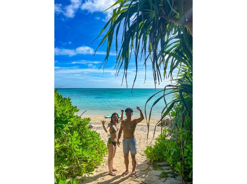 [石垣島] ★SUP 和海龜浮潛僅限一組★在其他旅遊中，您必須遊 1000 公尺才能到達海龜身邊，但在這次旅遊中，您可以輕鬆乘坐 SUP 完成！ ！の紹介画像