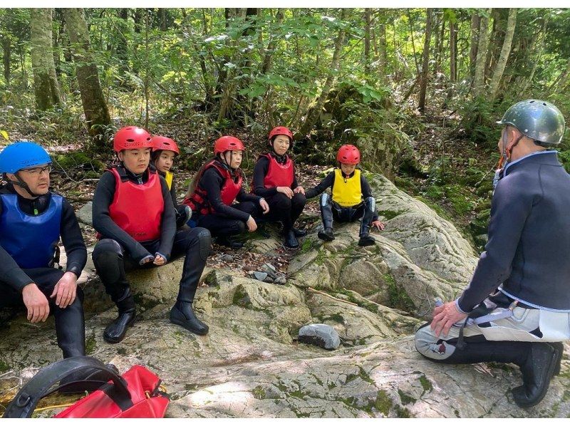 [群马水上]充满自然气息的半日家庭溪降冒险！旅游照片免费の紹介画像