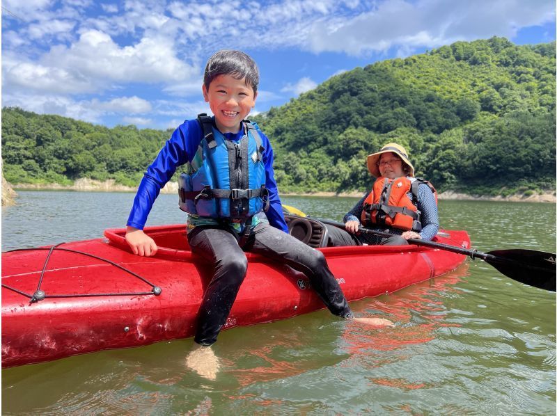 【東北・山形】白川湖カヌーツアー！暑い夏こそ水遊び★ガイド付き2時間コースで初心者・ファミリーも安心＆写真プレゼントの紹介画像