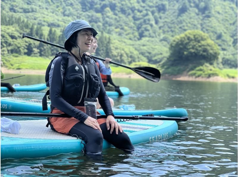 [Tohoku/Yamagata] Lake Shirakawa SUP tour! Have fun in the water during the hot summer ★ Guided 2-hour course for beginners and families with peace of mind & photo giftの紹介画像