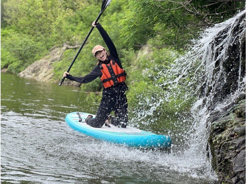 [Tohoku/Yamagata] Lake Shirakawa SUP tour! Have fun in the water during the hot summer ★ Guided 2-hour course for beginners and families with peace of mind & photo giftの紹介画像