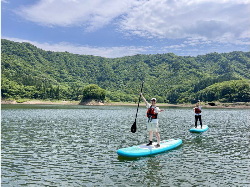 [Yamagata, Lake Shirakawa] 2 hours guided SUP tour with photo gift! Beginner and family welcome!