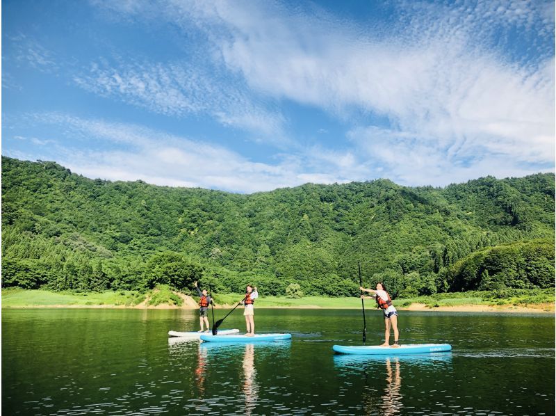 [Yamagata, Lake Shirakawa] 2 hours guided SUP tour with photo gift! Beginner and family welcome!