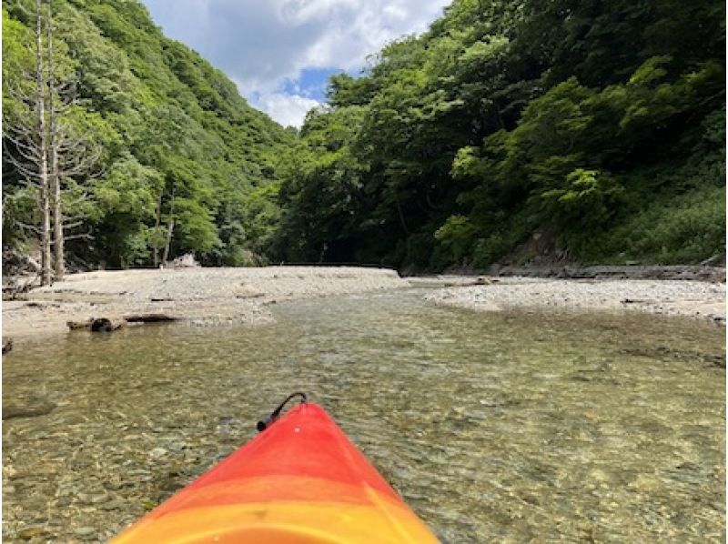 [Yamagata/Nagai] 3-hour tour with Mibuchi Valley canoe guide! Includes rental of 3 canoe equipment★For experienced users, 1 person is welcomeの紹介画像