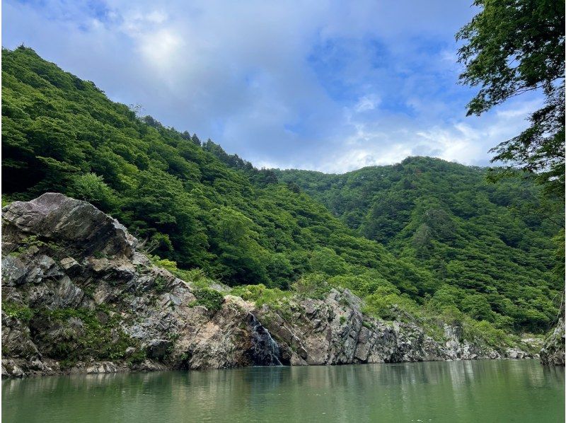 [Yamagata / Oguni] Akashiba Gorge canoe 2-hour tour with guide! Includes rental of 3 canoe equipment★For experienced users, 1 person is welcomeの紹介画像