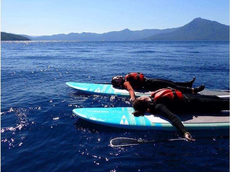 【北海道・支笏湖・２時間】 トップクラスの透明度を誇る湖でサップ体験・写真は無料プレゼント♪・ 初心者大歓迎・社員旅行や研修旅行にも♪の紹介画像