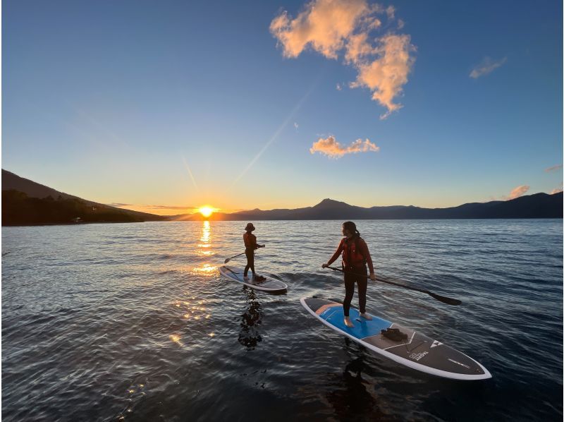 スーパーサマーセール2024【北海道・支笏湖・２時間】 水質日本一の湖でサップ体験・写真は無料♪・ 初心者大歓迎・社員旅行や研修旅行にも♪の紹介画像