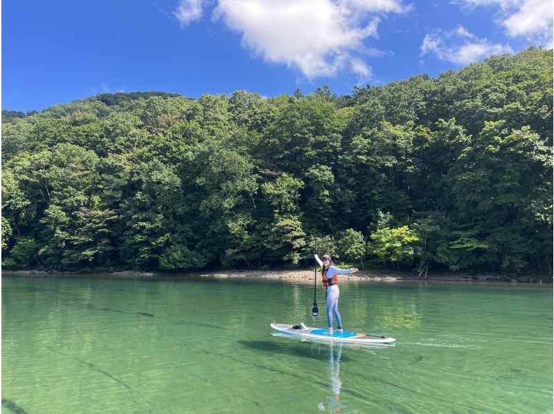 【北海道・支笏湖・２時間】 トップクラスの透明度を誇る湖でサップ体験・写真は無料プレゼント♪・ 初心者大歓迎・社員旅行や研修旅行にも♪の紹介画像