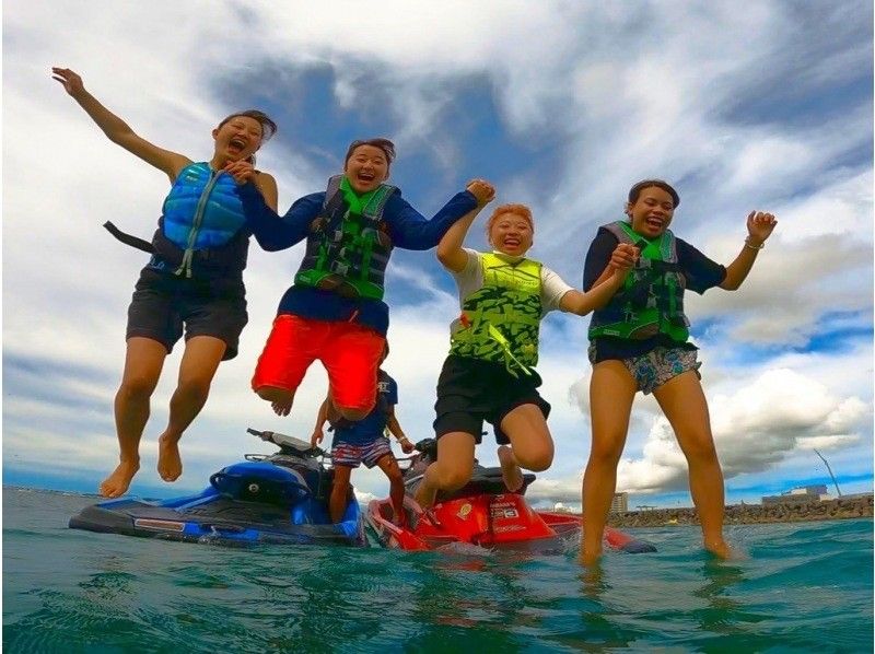 [Okinawa Chatan Ginowan] Screaming and exhilarating feeling! The best marine activity with banana boat, marble, jet ski "3 points B plan ♪"の紹介画像