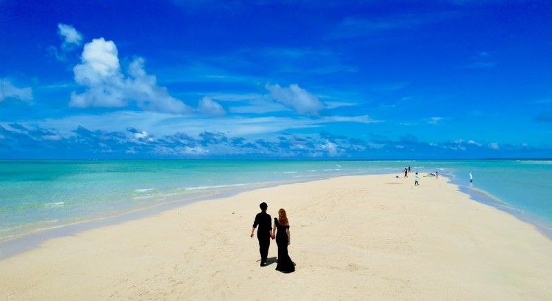 沖縄の事業者「宮古島YUKAALAmarine」が実施するユニの浜観光ツアーの様子