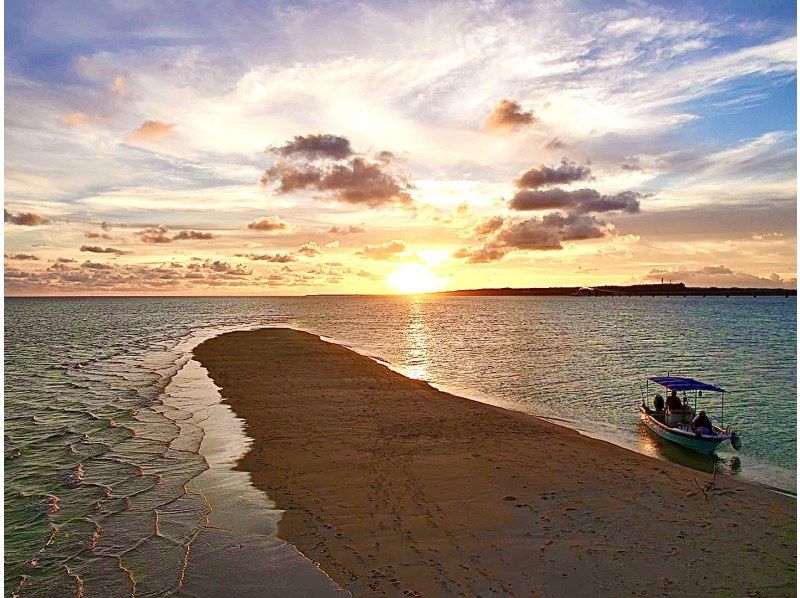 [Miyakojima] Same-day reservations accepted up to one hour in advance! Boat tour of the "Phantom Uni Beach" with free drone photography. One hour on the beach! Mango campaign in progress. *For details, see the photo on the right.の紹介画像