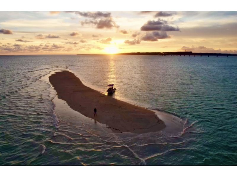 [Miyakojima] Same-day reservations accepted up to one hour in advance! Boat tour of the "Phantom Uni Beach" with free drone photography. One hour on the beach! Mango campaign in progress. *For details, see the photo on the right.の紹介画像