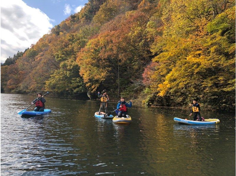 [Minakami, Gunma] Enjoy it according to the season! Lake SUP experience to enjoy the great outdoors! Free photo gift♪の紹介画像