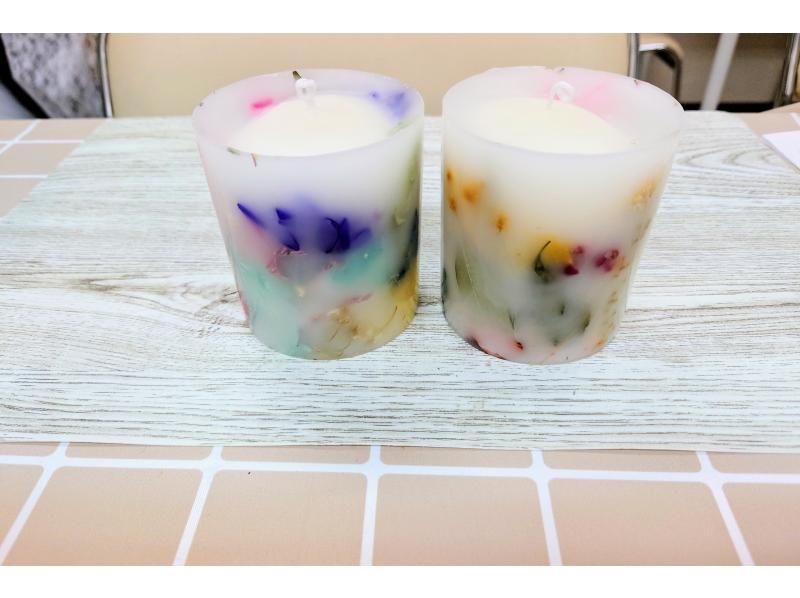 【ボタニカルキャンドル アロマ入】フワッと香る透けるお花がとっても可愛いキャンドルです♪の紹介画像