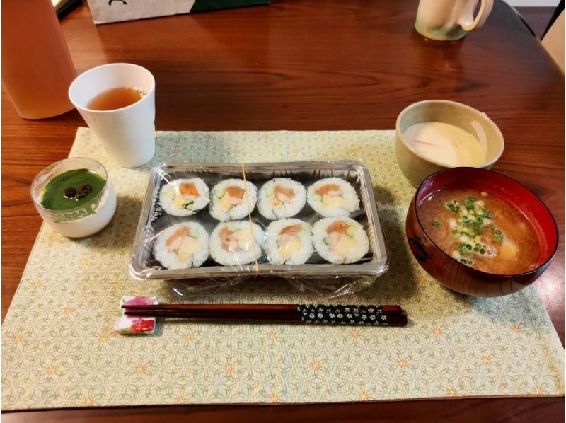 【東京】巻き寿司とサイドディッシュ作り体験の紹介画像