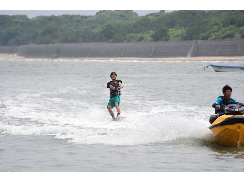 [Fukuoka/Yukuhashi] ★ Exhilarating feeling ★ Run on the surface of the sea with a wakeboard! <For experienced people *10 minutes>の紹介画像
