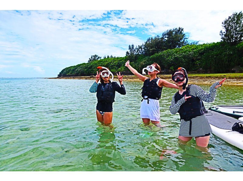 [Okinawa Oujima] "Only one group" Complete charter system ☆ Happy experience! A luxury plan of SUP & snorkel on a remote island that can be reached by car! High-definition camera photo present!の紹介画像