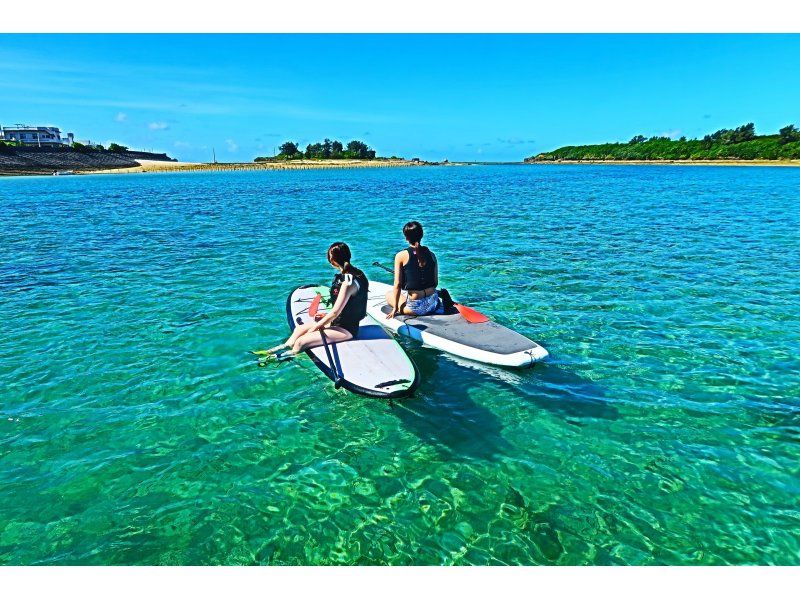 [Okinawa Oujima] "Only one group" Complete charter system ☆ Happy experience! A luxury plan of SUP & snorkel on a remote island that can be reached by car! High-definition camera photo present!の紹介画像