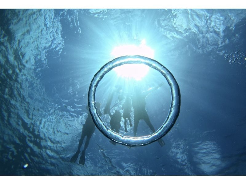 【石垣島】青の洞窟探検&ウミガメシュノーケル★4年連続ウミガメ遭遇率100%『1～5名の少人数制』体験時間1.5時間/写真・機材・送迎無料の紹介画像