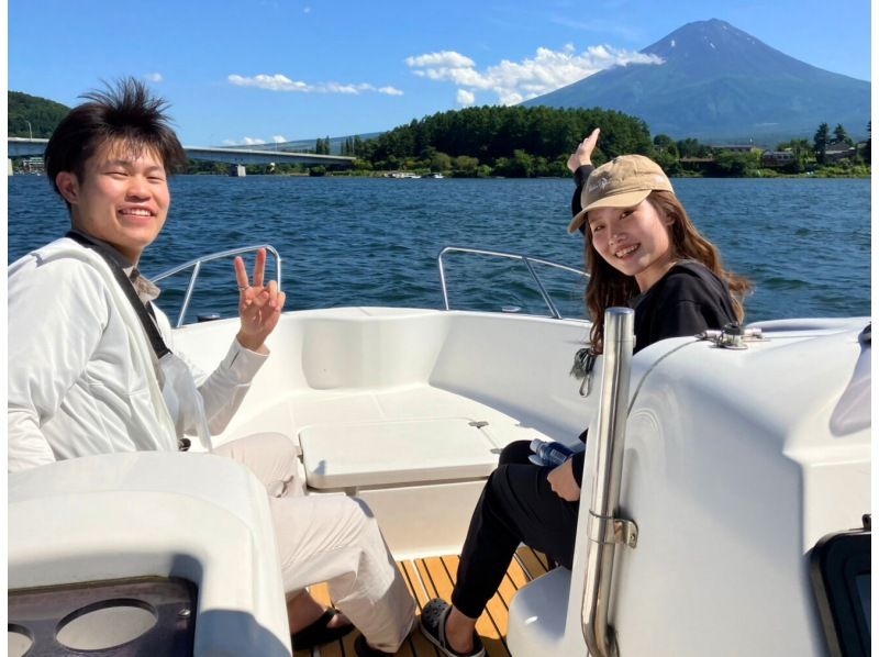[Yamanashi Prefecture / Lake Kawaguchi] Run through Lake Kawaguchi exhilaratingly! speed boat!の紹介画像